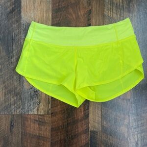 Lululemon spead up shorts size 4, low rise